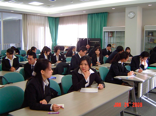 大学での就職支援講座の様子